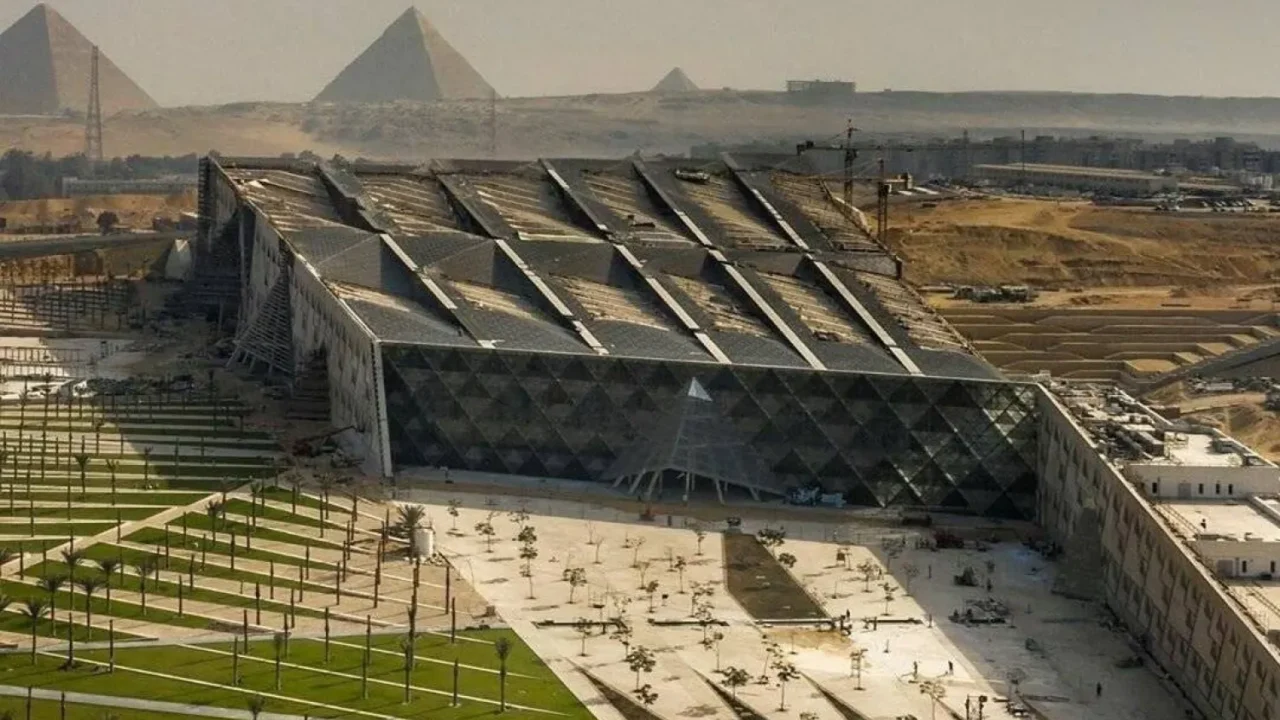 المتحف المصري الكبير يستعد لافتتاح تاريخي في نوفمبر 2025 بحضور زعماء العالم