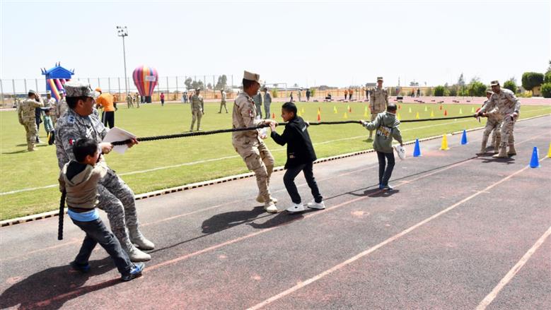 القوات المسلحة تشارك أطفال مصر الاحتفال بيوم اليتيم (صور وفيديو)